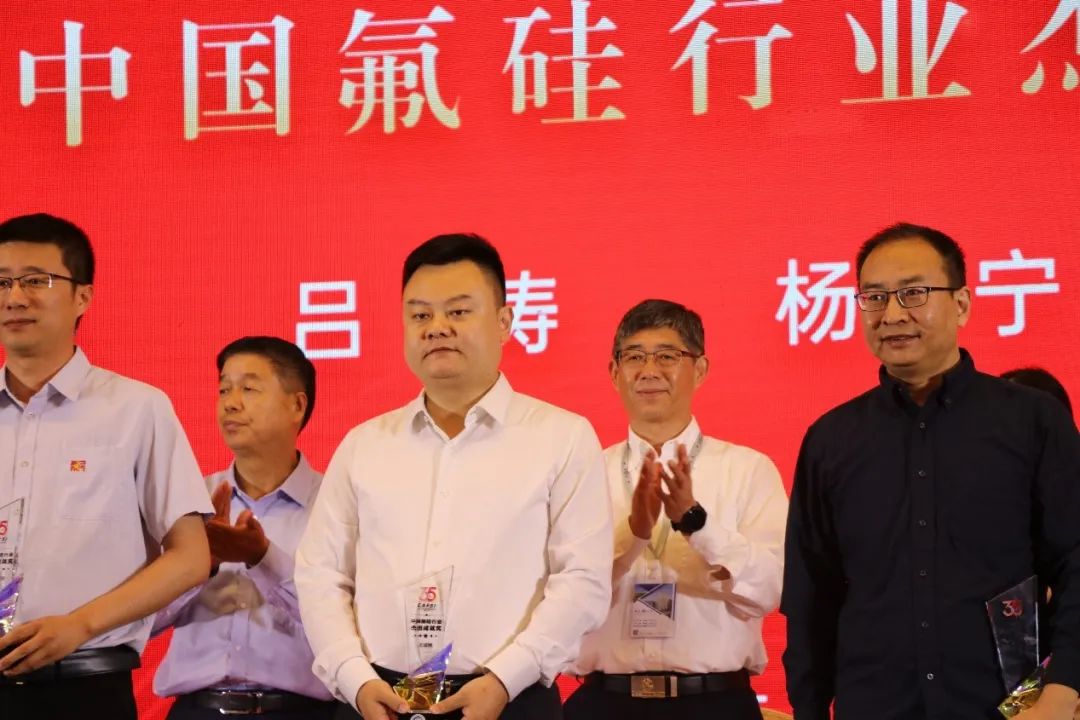 71cc27f052cc8f33167857549b880368.jpg 71cc27f052cc8f33167857549b880368.jpg